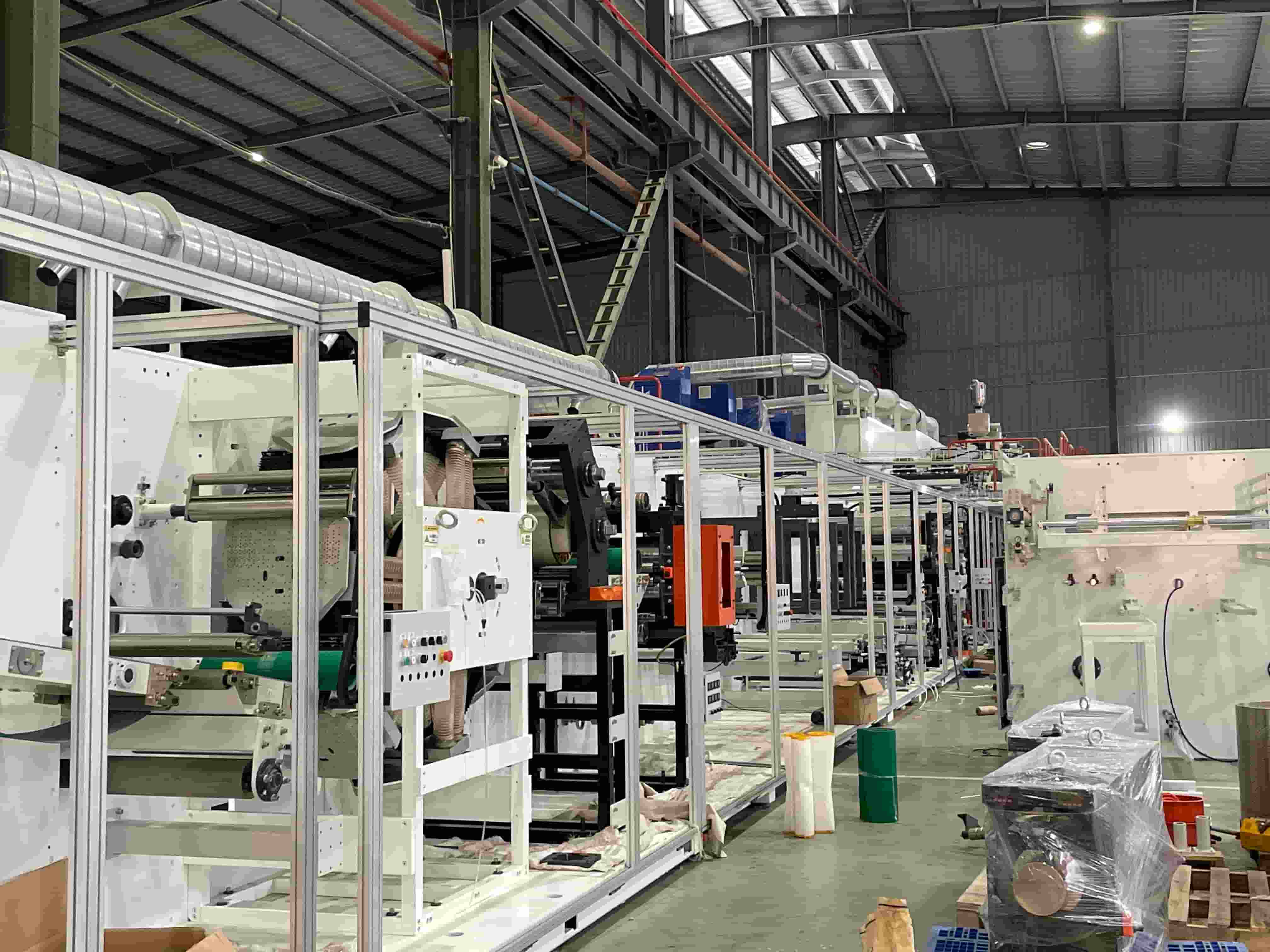 Machine de fabrication de couches pour bébé avancée fabriquée par First One Machinery